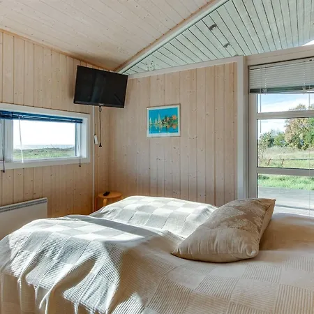 Holiday home Kajsa - 50m From The Sea By Interhome Vester Somarken